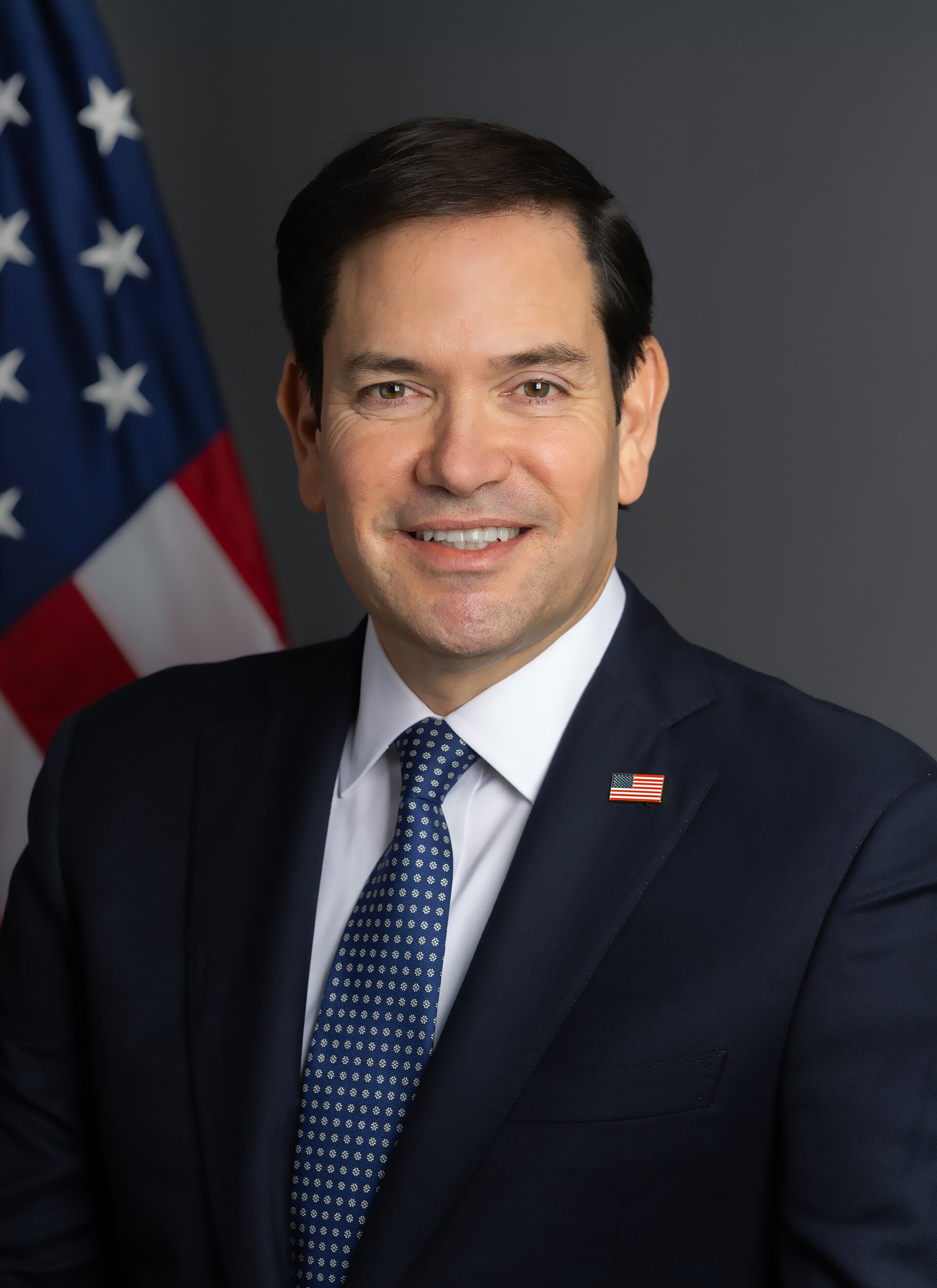 Retrato oficial del Secretario de Estado de los Estados Unidos Marco Rubio (2025)